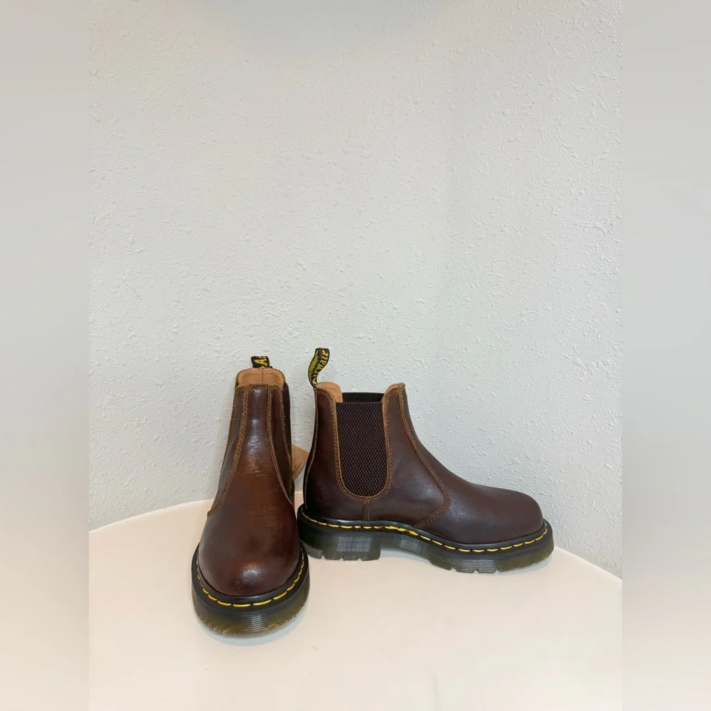 Dr. Martens 2976 Yellow Stitch Leather Brown Chelsea Boots Sz W 5 M 4 NWT